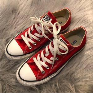 Converse size 7